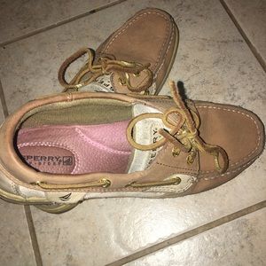 Women’s sperry boat shoes